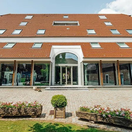 Relais De L'empereur 3*